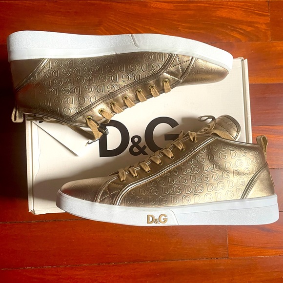 Metallic gold D&G classic logo sneaker (size 11.5m).  Tagged and FOTB! - Picture 6 of 7